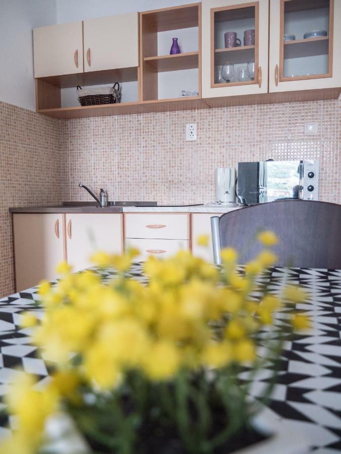 Apartments Boki Паг Екстериор снимка